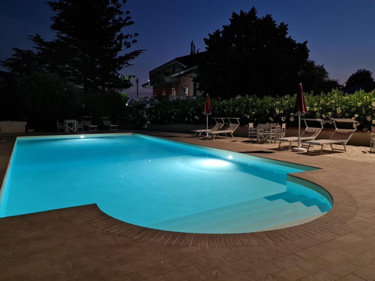 Le Bisceglie Hostal Albanella Exterior foto