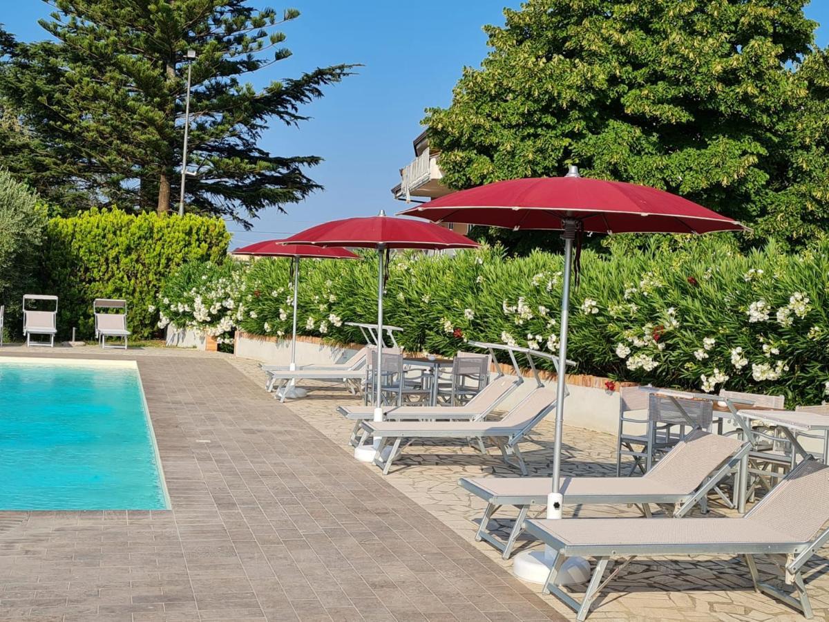 Le Bisceglie Hostal Albanella Exterior foto