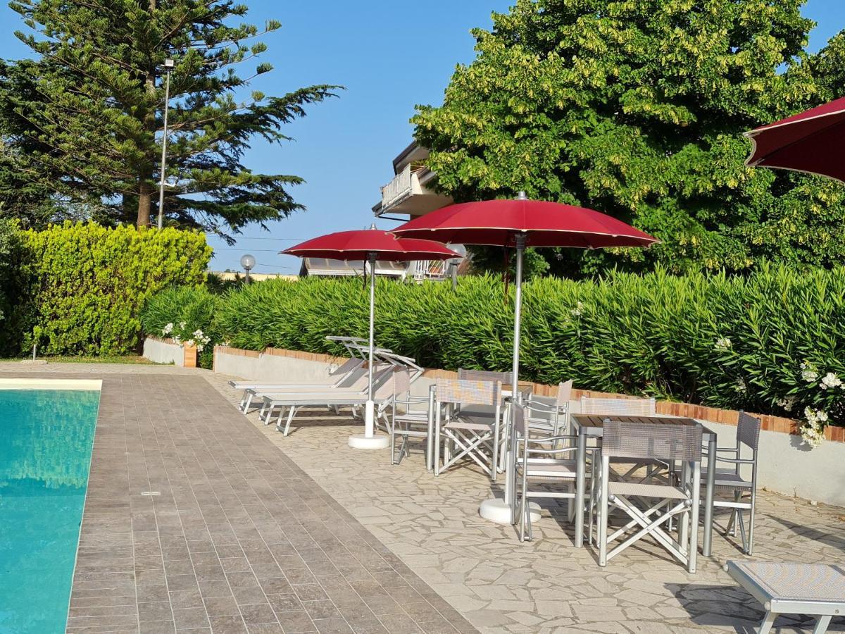 Le Bisceglie Hostal Albanella Exterior foto