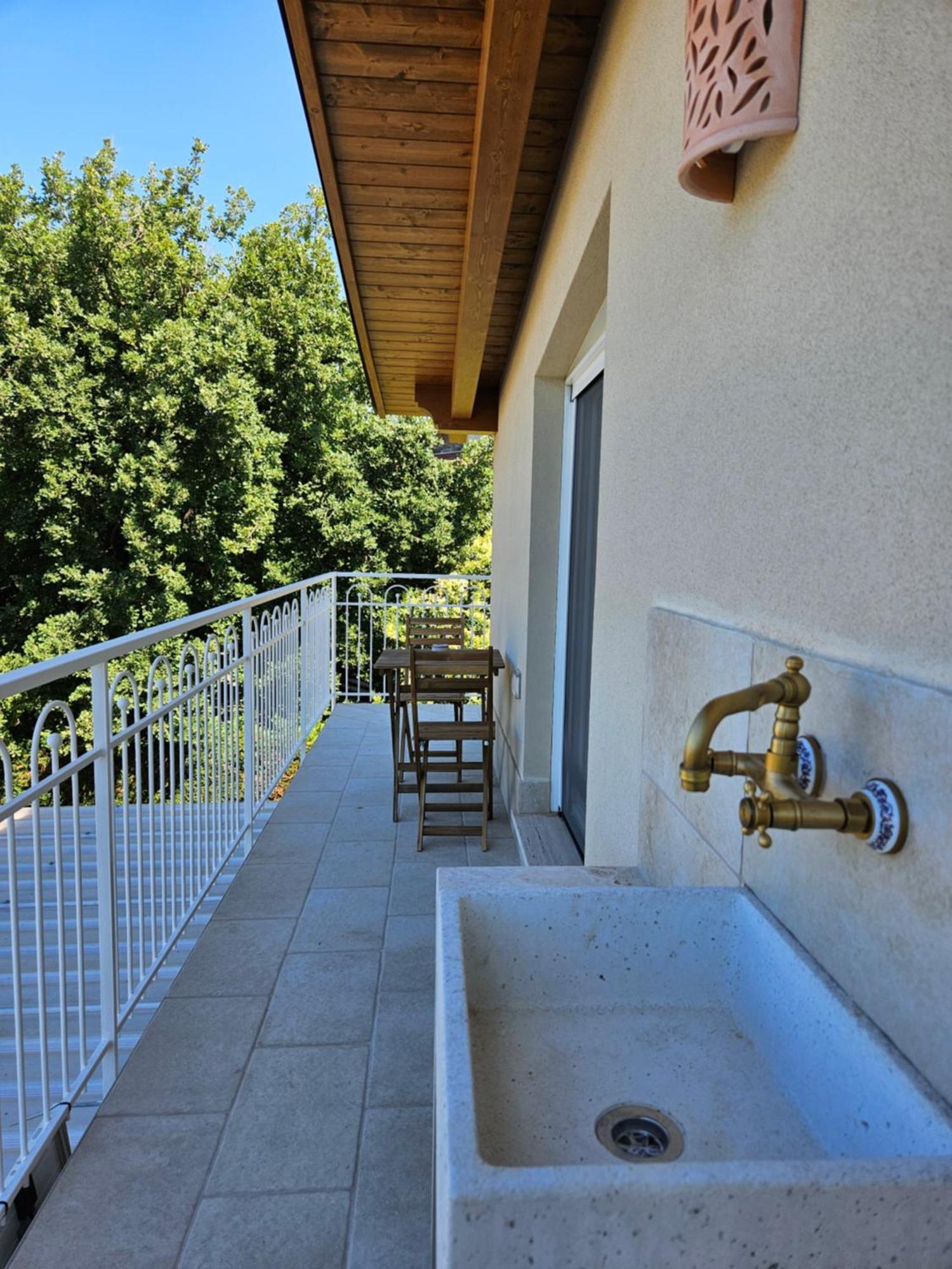 Le Bisceglie Hostal Albanella Exterior foto
