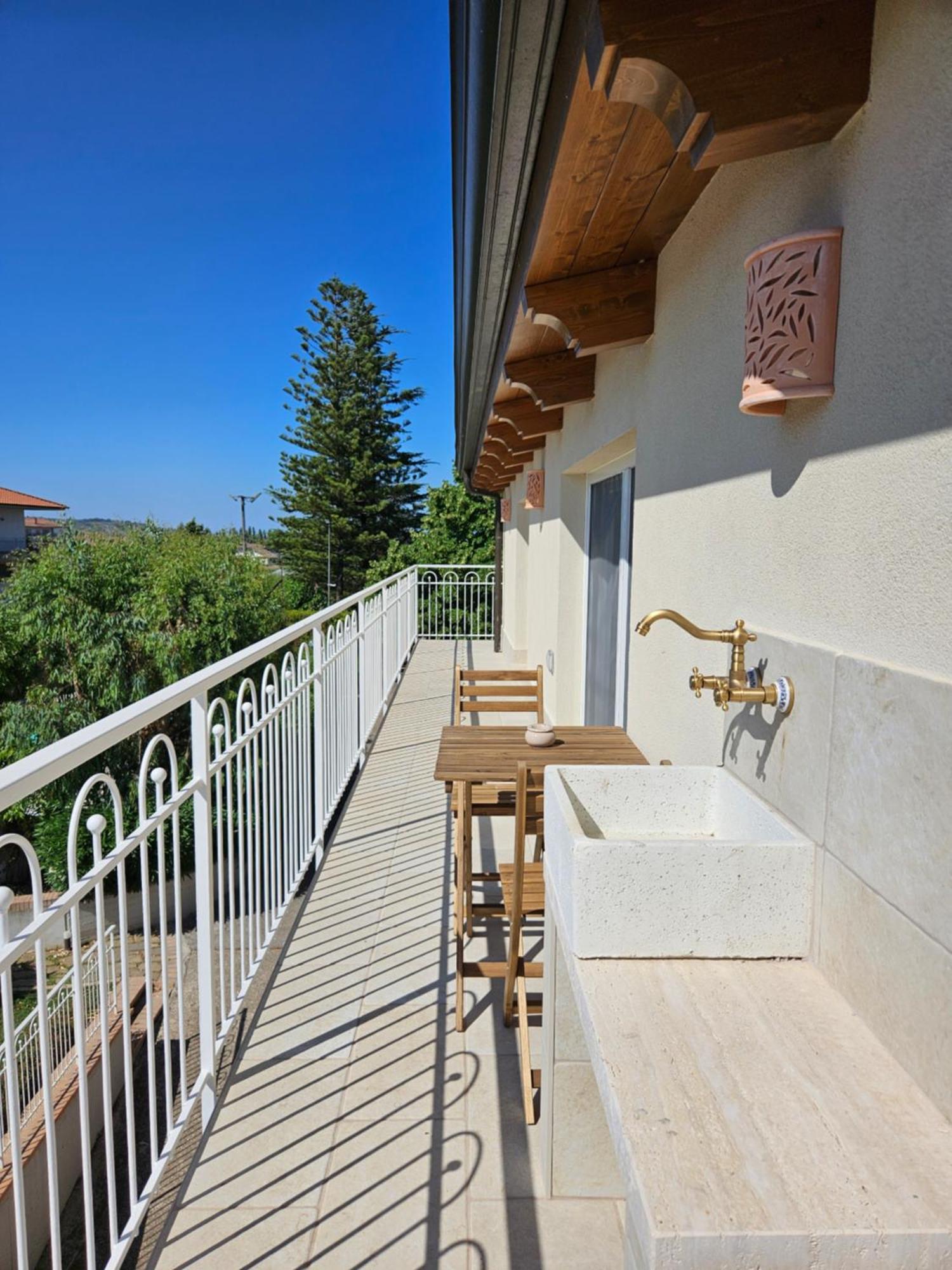 Le Bisceglie Hostal Albanella Exterior foto